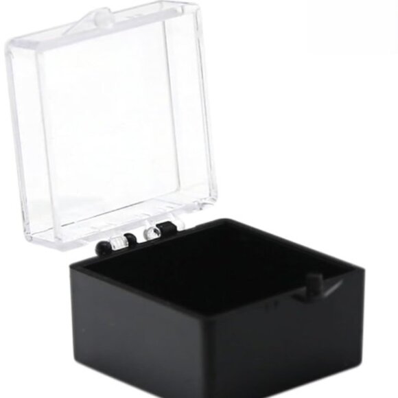 Small Plastic 1" x 1" Hinged Lid Boxes QTY 7 - Picture 1 of 6